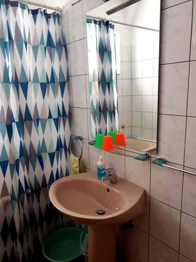 פודגורה Apartments Pero מראה חיצוני תמונה